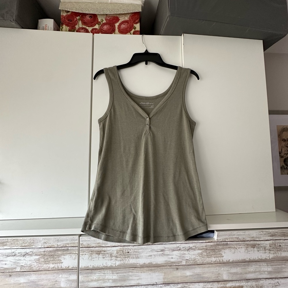 🌿 Eddie Bauer Sage Green Tank Top Size L